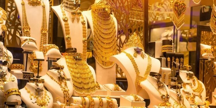 Gold Jewellery in UAE vs India: Where Should NRIs Buy? A Cost Comparison