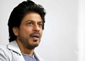 Shah Rukh Khan comforts tearful fan with hug after refusing selfie