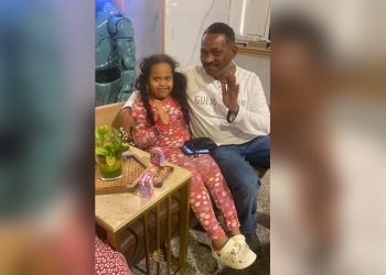 Ajman police unite 9-year-old girl who lost her way with her family within an hour