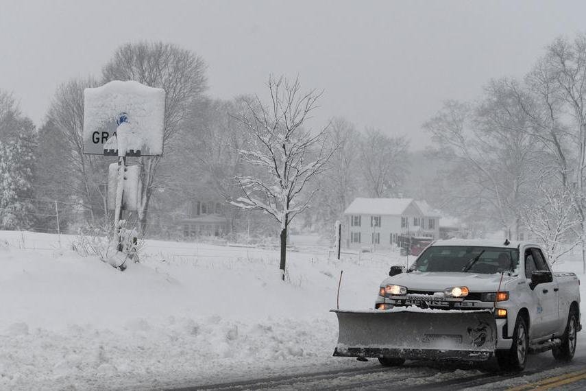 Massive Winter Storm Batters US, Knocks Out Power Ahead Of Brutal Freeze