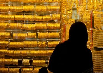 Dubai gold prices fall below Dh500 as dollar strengthens