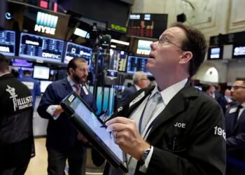 S&P 500, Nasdaq hit record highs as Treasury yields stall, oil slips