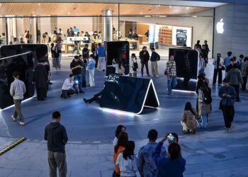 iPhone Duo UAE: Stock at some retailers sells out within hours as demand stays strong