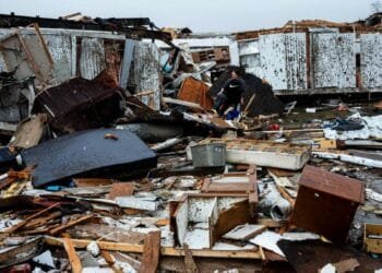 32 dead as tornadoes, wildfires sweep across US