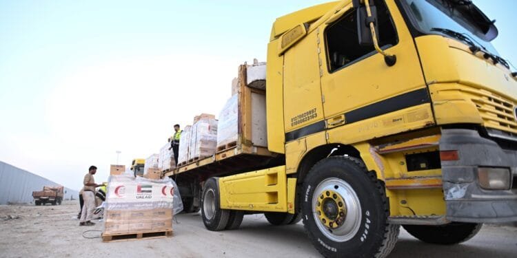 38 Emirati humanitarian aid trucks enter Gaza 1 38 Emirati humanitarian aid trucks enter Gaza