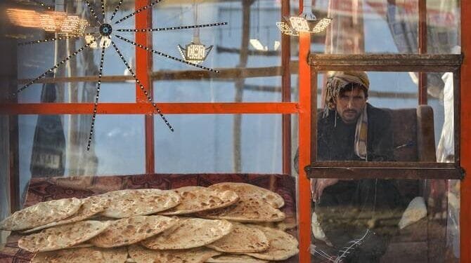 Afghanistan's Collapsing Economy Pushes 90% of Families into Hunger and Debt, UN Warns 1 Afghanistan’s Collapsing Economy Pushes 90% of Families into Hunger and Debt, UN Warns