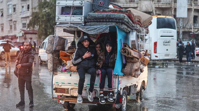 Ceasefire Collapses: Syrian Army Advances on Last Kurdish District in Aleppo