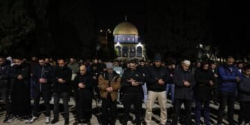 50,000 Palestinians Defy Restrictions to Pray at Al-Aqsa Mosque on First Ramadan Night