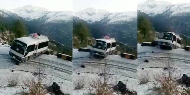 5 passengers killed as bus plunges into deep ravine in Pakistan