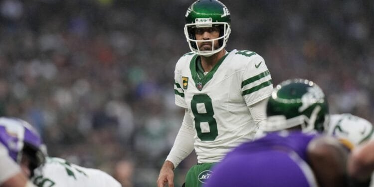 Aaron Rodgers meets with the Pittsburgh Steelers and leaves without signing, AP source says