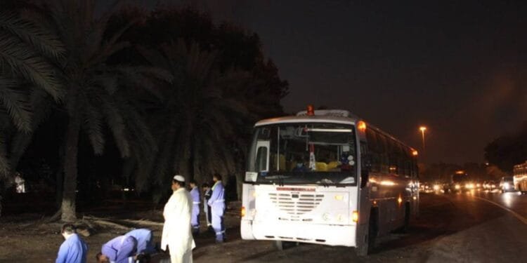 Abu Dhabi Police warn of random parking on sides of roads 1 Abu Dhabi Police warn of random parking on sides of roads