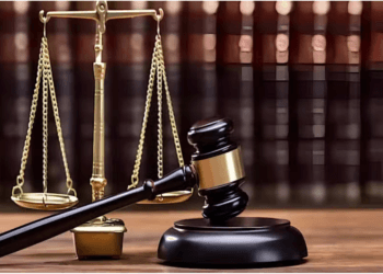 Abu Dhabi court fines woman for assaulting man