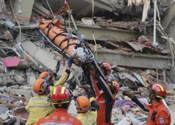 After an earthquake, how long can trapped victims survive?