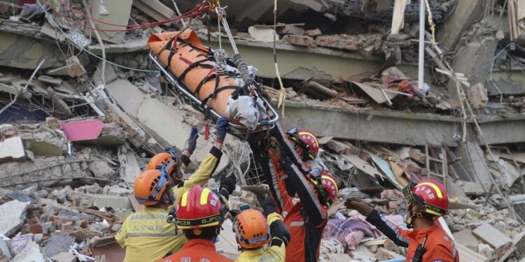 After an earthquake, how long can trapped victims survive?