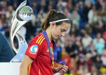 Aitana Bonmati suffers broken leg in Spain training