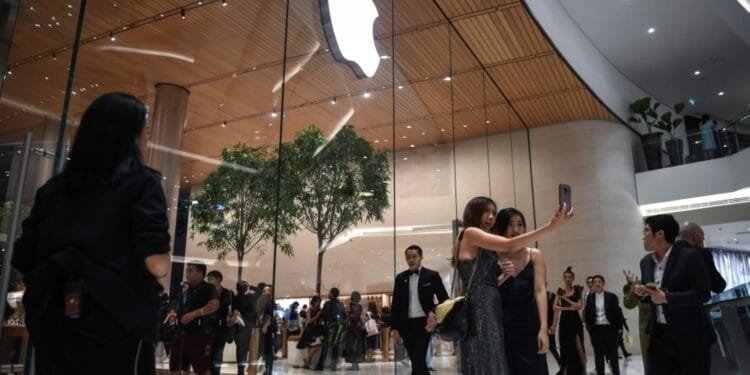 Apple to invest $500 billion in US as Trump tariffs bite