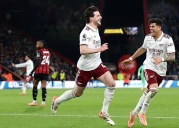 Arsenal survive Bournemouth scare, as Aston Villa bounce back in title race