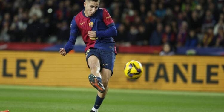 Barca hit seven past Valencia to restore Spanish League push