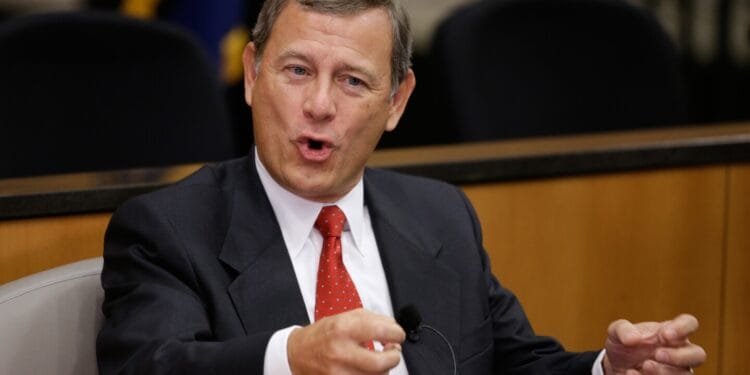 Chief Justice Roberts pauses deadline for return of Maryland man mistakenly deported to El Salvador