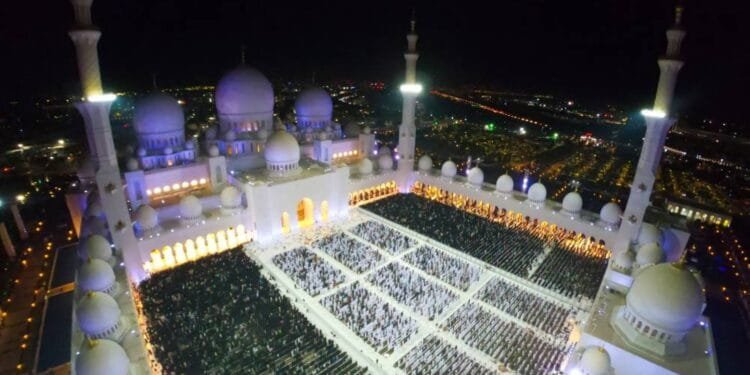 Crescent moon sighted in UAE; Holy Month to begin on March 1 1 Crescent moon sighted in UAE; Holy Month to begin on March 1