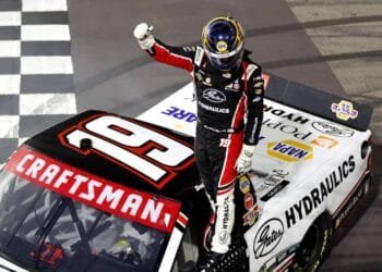Daniel Hemric picks up 1st NASCAR Craftsman Truck Series win of career