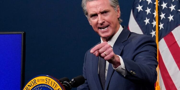 Does California have lower homicide rates than some southern US states?