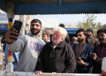 Donald Trump look-alike sings to sell pudding in Pakistan