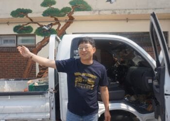 Don’t Worry Village: The young S Koreans who left Seoul, seeking community