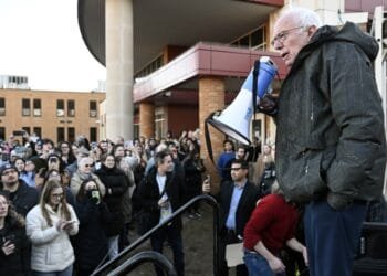 Drawing huge crowds, Bernie Sanders steps into leadership of the anti-Trump resistance