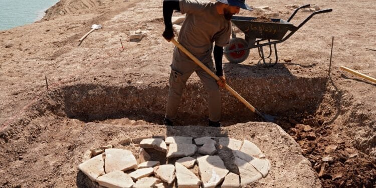 Drought in Iraq unearths more than 2,000 years old tombs