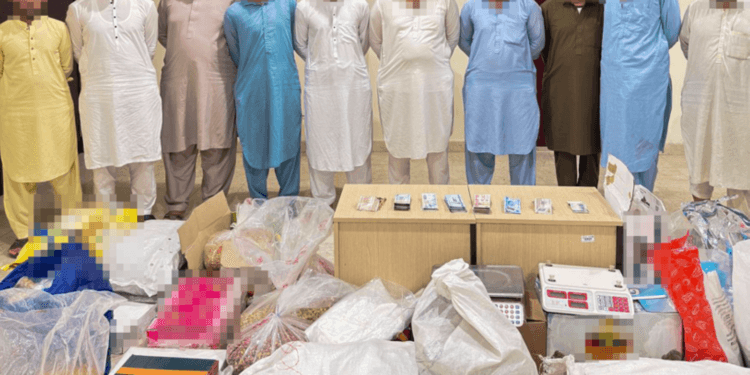 Dubai arrests 10 street vendors for failing to follow approved regulations