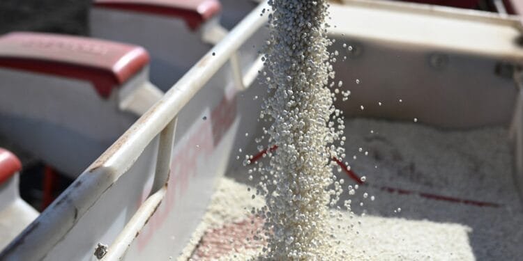 EU backs tariffs on fertiliser imports from Russia, Belarus