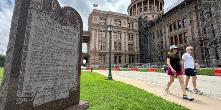 Faith leaders challenge Texas law requiring Ten Commandments in classrooms