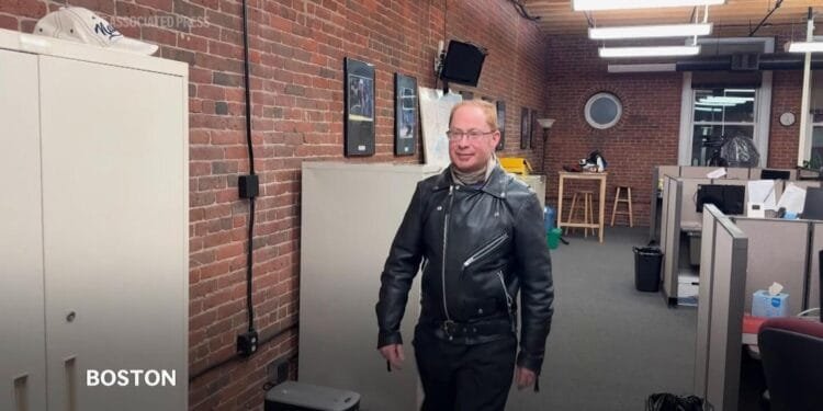 Fired cybersecurity chief for Veterans Affairs site warns that health and financial data is at risk