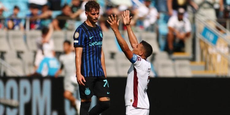 Fluminense into Club World Cup quarterfinals after stunning Inter Milan 2-0