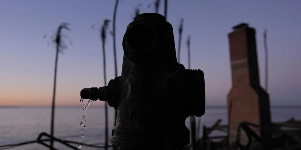 For LA water issues, misinformation spreads nearly as fast as the wildfires 1 For LA water issues, misinformation spreads nearly as fast as the wildfires