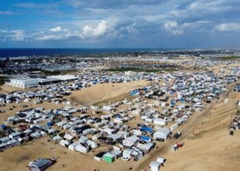 Gazans ready tent camps for families returning after ceasefire