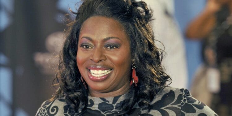 Grammy-nominated R&B singer Angie Stone dies in car crash