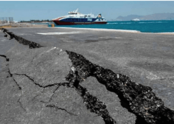 Greece orders schools to close as quakes shake Santorini island
