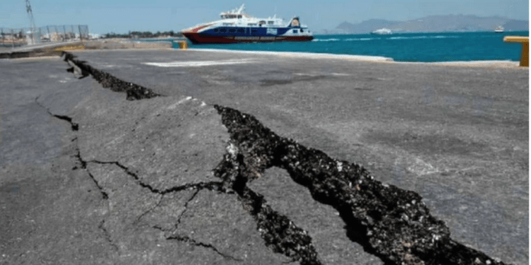 Greece orders schools to close as quakes shake Santorini island