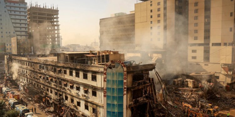 Gul Plaza fire: How a deadly inferno exposed Karachi’s safety failures 1 Gul Plaza fire: How a deadly inferno exposed Karachi’s safety failures