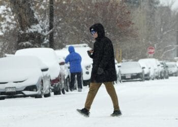 Heavy snow and frigid Arctic blast put 70 million across the U.S. under winter storm warnings