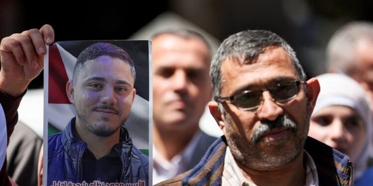 How many Palestinian detainees from Gaza does Israel think are fighters?