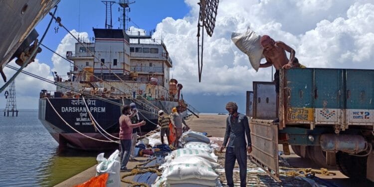 India says studying impact of 27% US tariff, vows to push trade deal