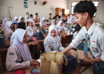 Indonesia launches free meals project to feed children and pregnant women to fight stunting