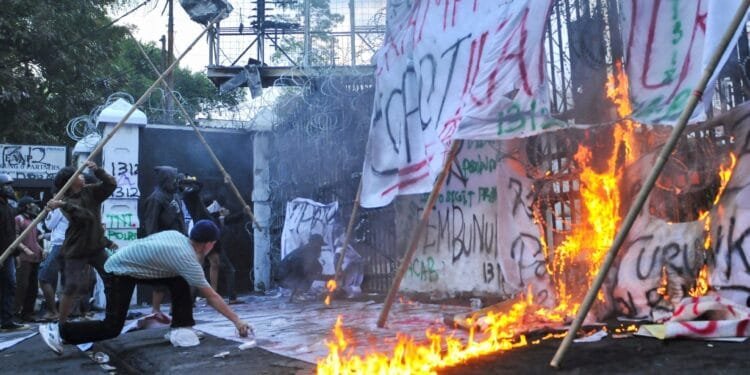 Indonesian police use tear gas on university campuses in ongoing protests