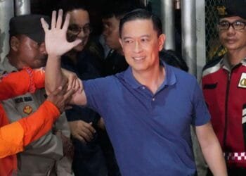 Indonesian president frees hundreds of prisoners as part of unity plan