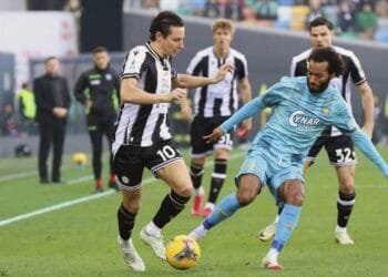 Injuries after football 'ultras' ambush rivals' train in Italy