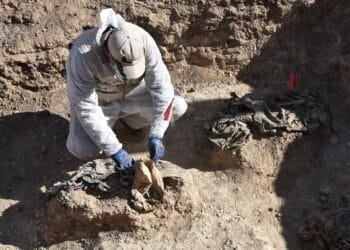 Iraq starts mass grave excavation from ISIL (ISIS) carnage south of Mosul