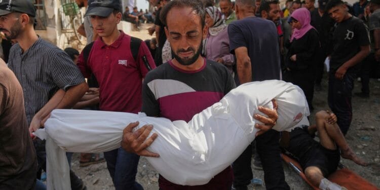 Israel attacks displacement shelters to force Palestinians to southern Gaza